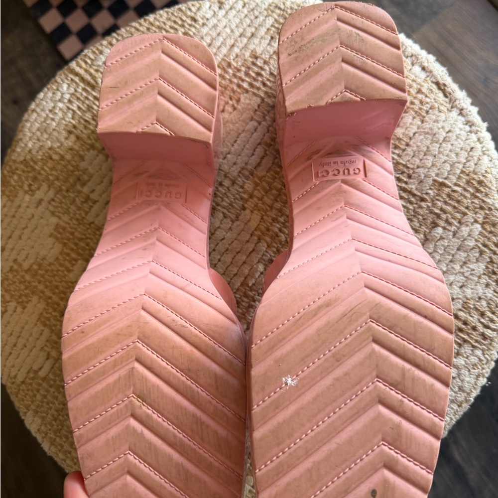 Gucci Women's Pink Jelly Slide Sandals - Picture 6 of 9